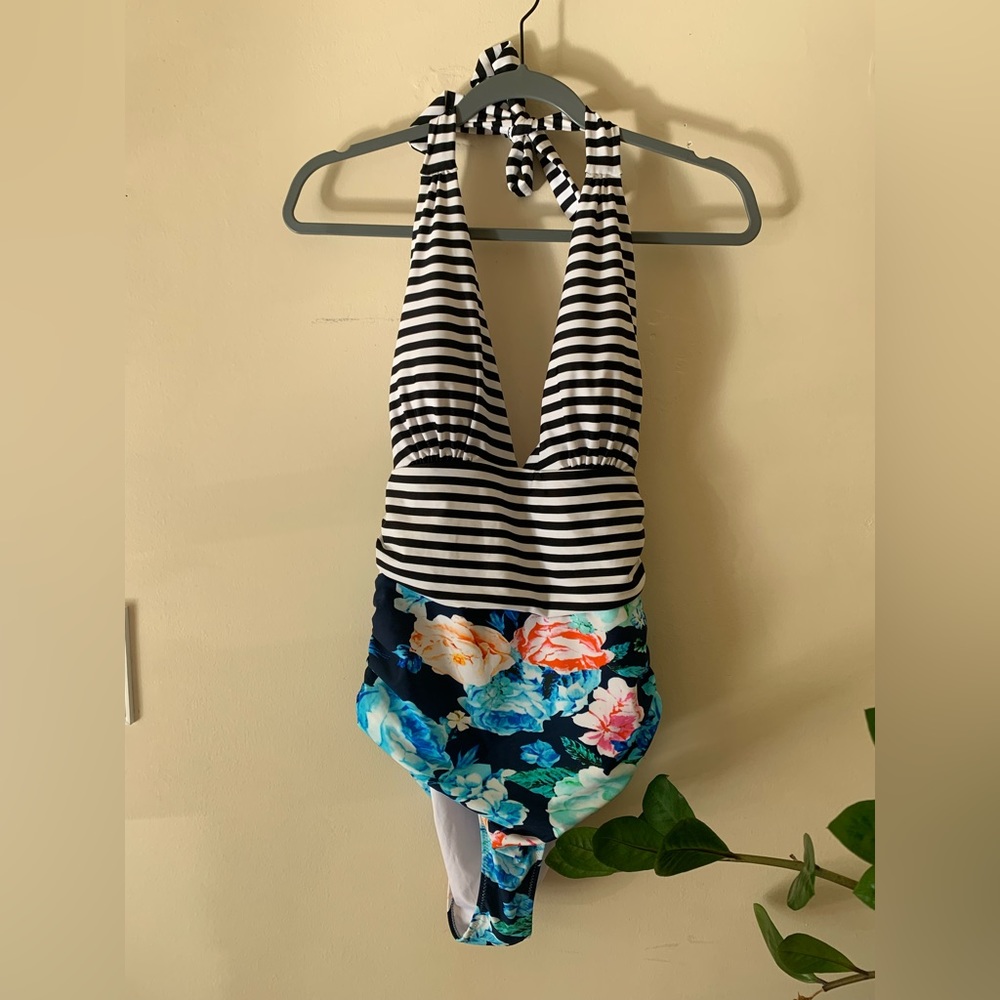 NWOT Cupshe one piece swimsuit Large